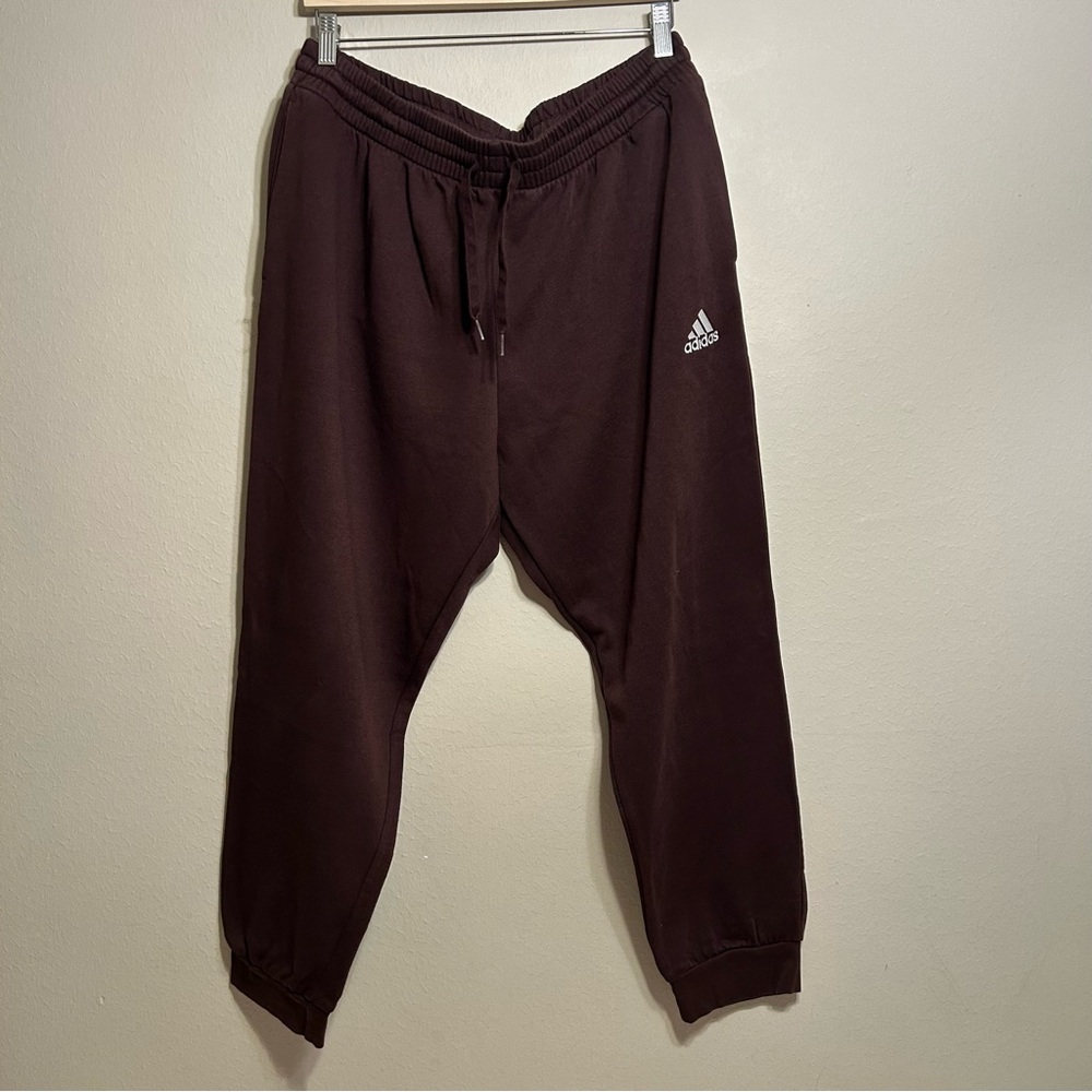 Adidas Essential fleece regular tapered Burgundy Brown Joggers Size XL
